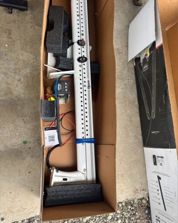 Like New 10" Power Pole Blade with Pump