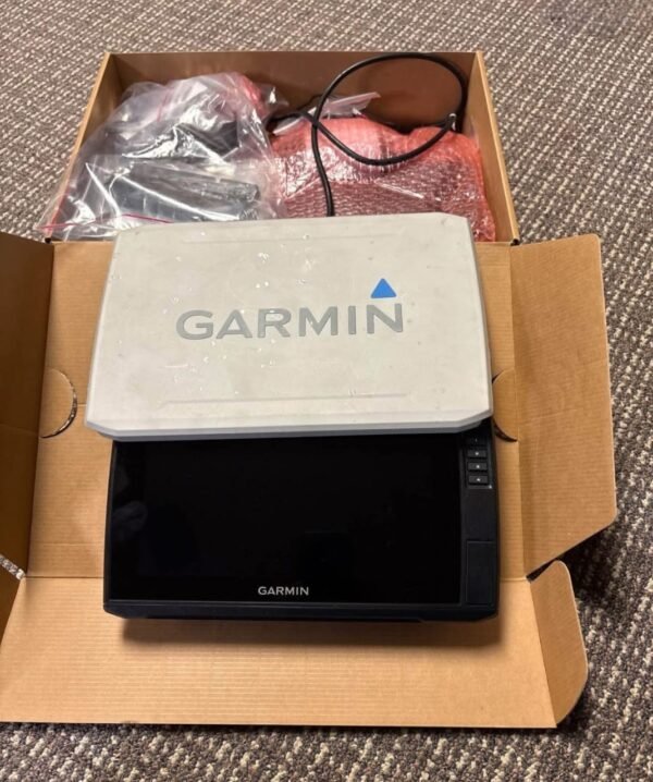 Like New Garmin ECHOMAP Ultra 106sv