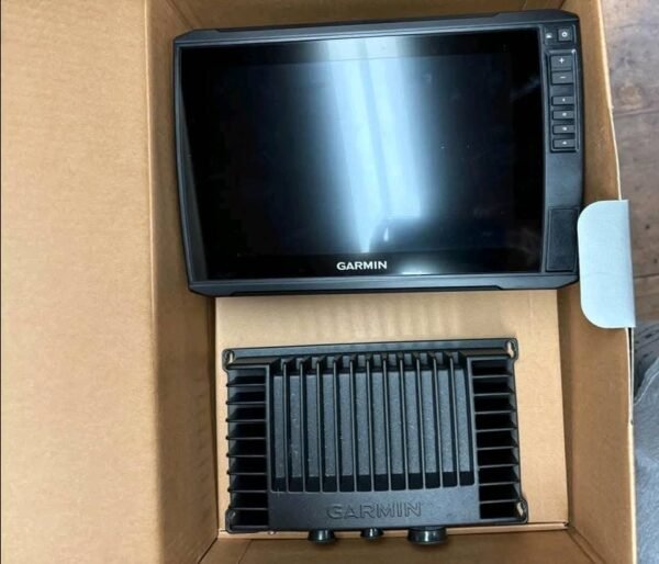 Like New Garmin Echomap Ultra 106sv - Image 6