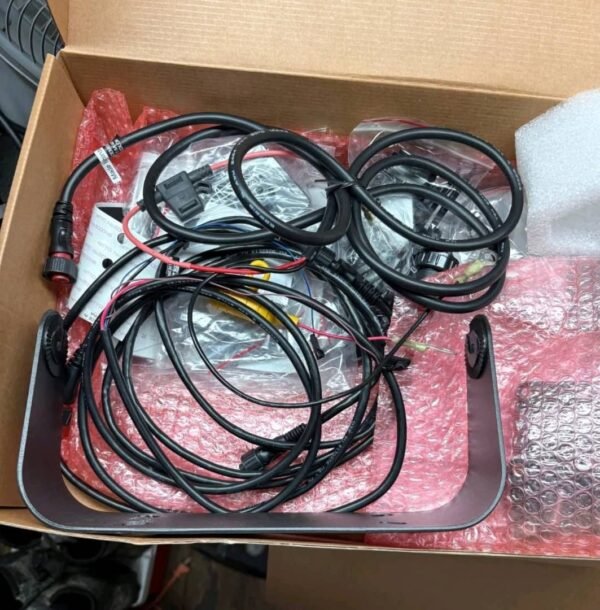Like New Garmin Echomap Ultra 106sv - Image 4