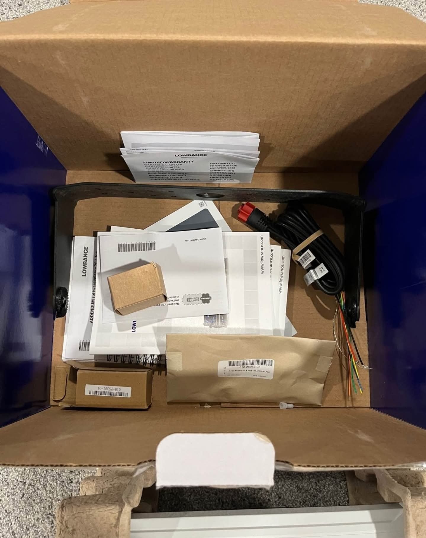 Newly Used Lowrance HDS 12 Live - Image 6