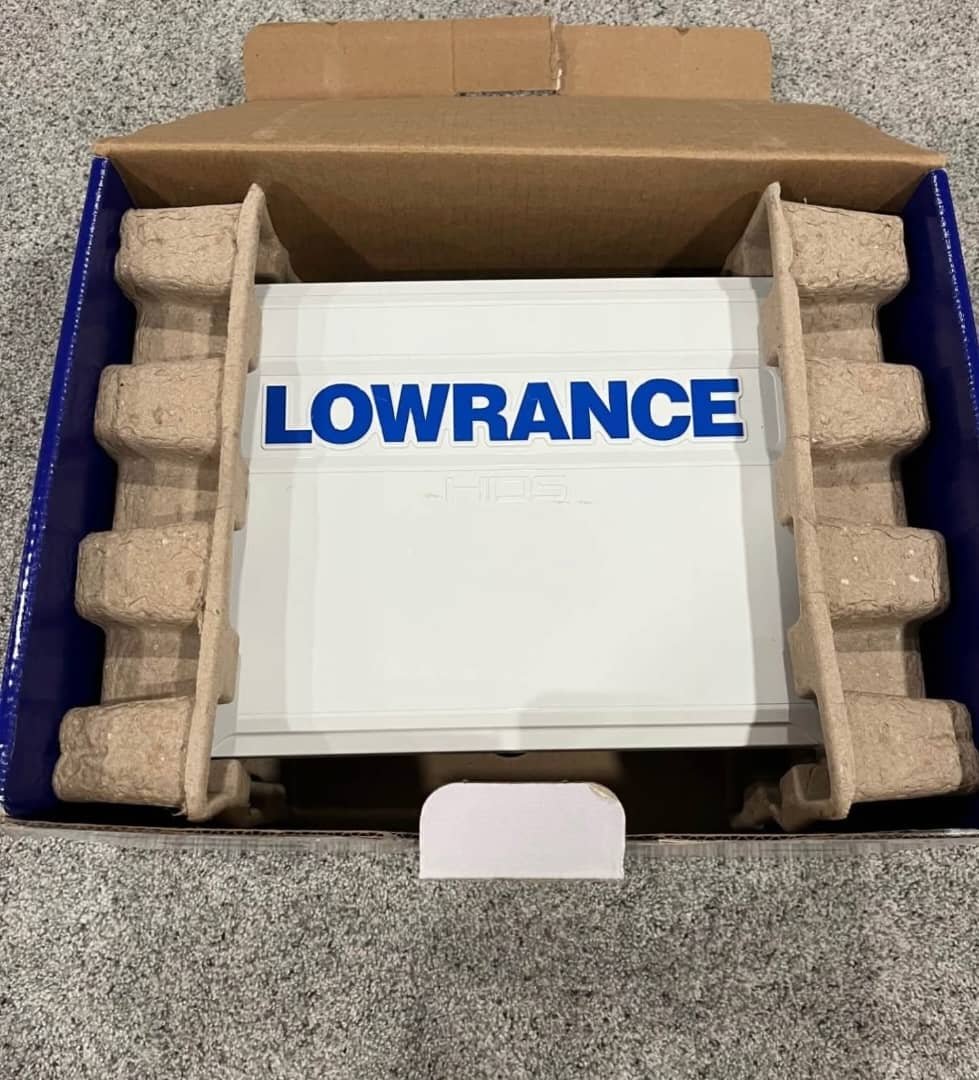 Newly Used Lowrance HDS 12 Live - Image 3