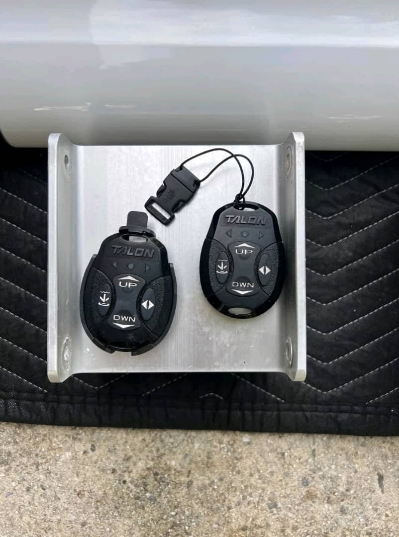 Newly Used Minn Kota 12" Talon Shallow Water Anchor - Image 5